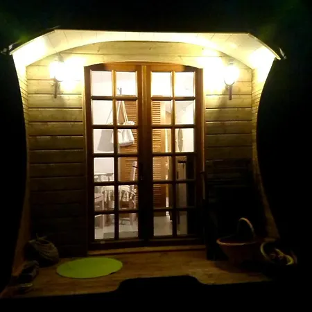 Tiny House Ou Roulotte Nyaraló